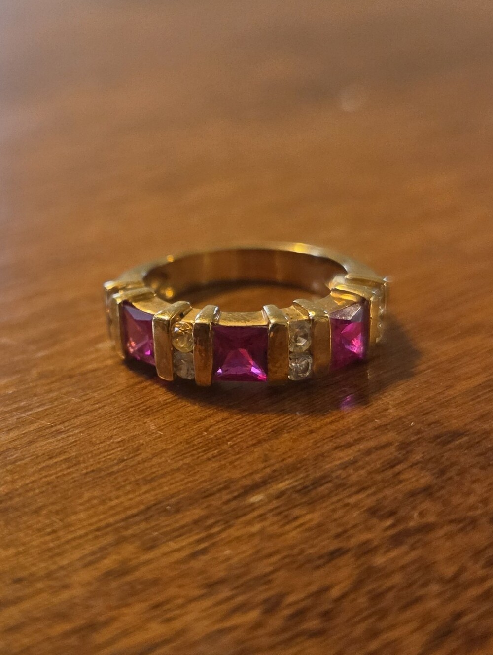 Vintage Avon Red Pink Rhinestone Square Band Goldtone Size 5 Ring Quiet Luxury